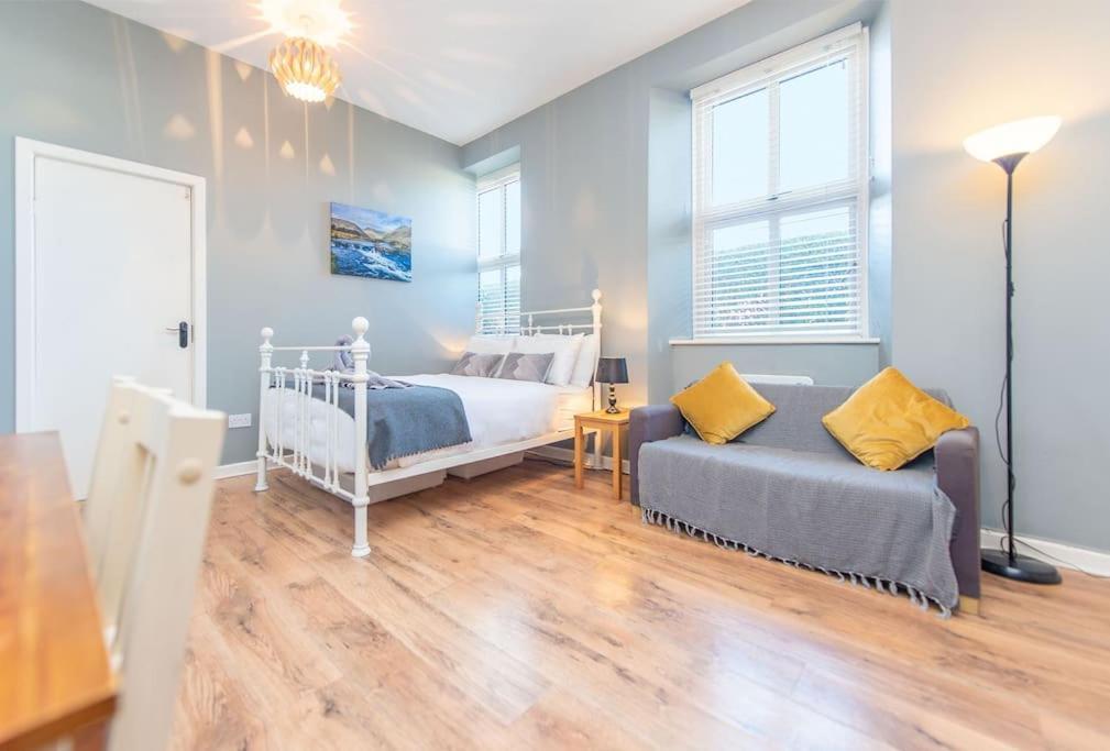 Clonbur House - Studio Village Apartment ゴールウェイ エクステリア 写真