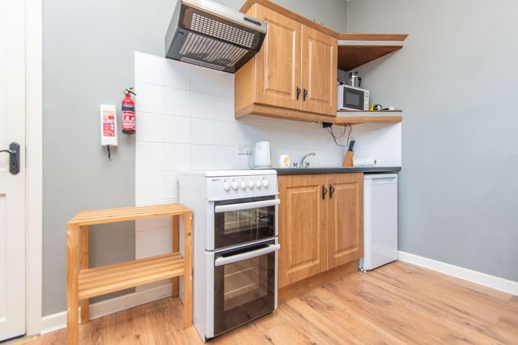 Clonbur House - Studio Village Apartment ゴールウェイ エクステリア 写真