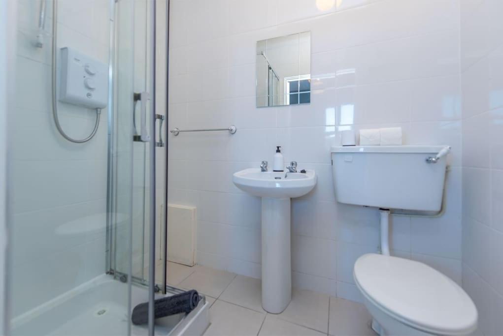 Clonbur House - Studio Village Apartment ゴールウェイ エクステリア 写真