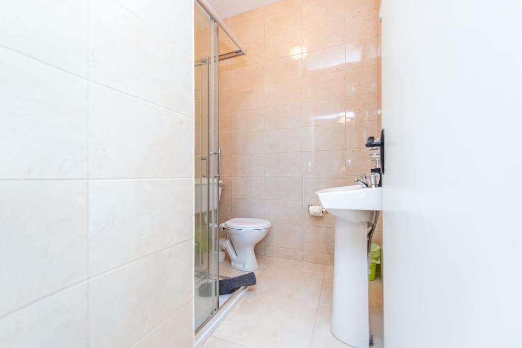 Clonbur House - Studio Village Apartment ゴールウェイ エクステリア 写真